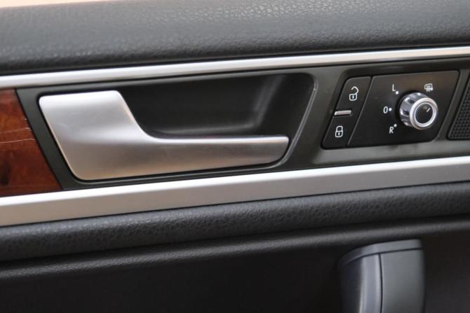 Volkswagen Touareg II с пробегом 2013 года, цена 1 899 000 рублей, 316000 км, внедорожник, Автокод Объявления