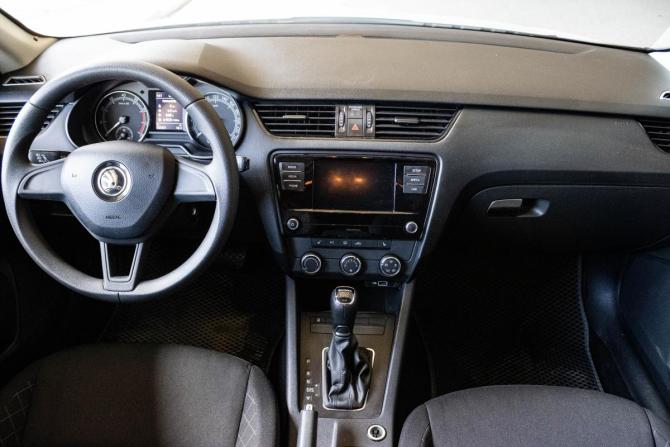 Skoda Octavia III (A7) Рестайлинг с пробегом 2020 года, цена 1 595 000 рублей, 157221 км, лифтбек, Автокод Объявления