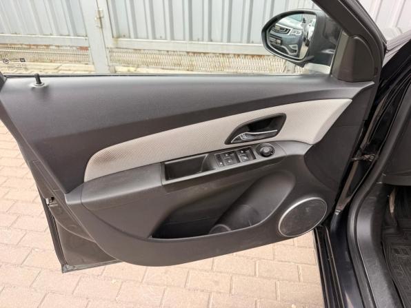 Chevrolet Cruze I Рестайлинг с пробегом 2013 года, цена 625 000 рублей, 268500 км, хэтчбек, Автокод Объявления