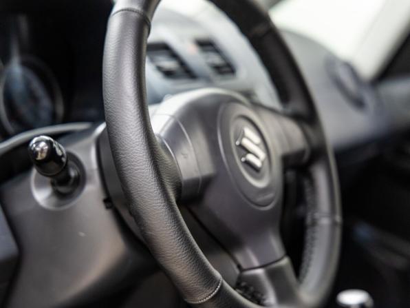 Suzuki SX4 I (Classic) Рестайлинг с пробегом 2010 года, цена 778 000 рублей, 215669 км, седан, Автокод Объявления