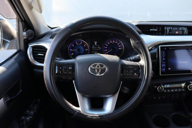 Toyota Hilux VIII с пробегом 2015 года, цена 3 090 000 рублей, 210004 км, пикап, Автокод Объявления