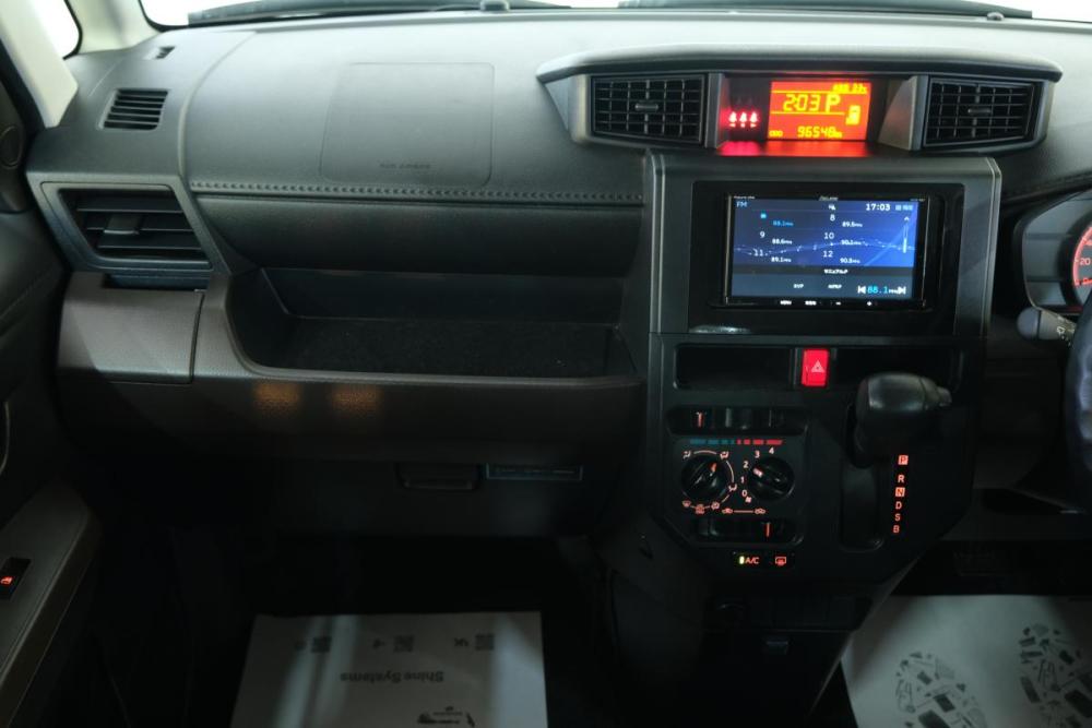Toyota Roomy I Рестайлинг Омск  - изображение 17