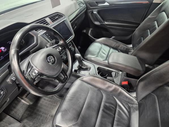 Volkswagen Tiguan II с пробегом 2019 года, цена 3 499 900 рублей, 136000 км, внедорожник, Автокод Объявления