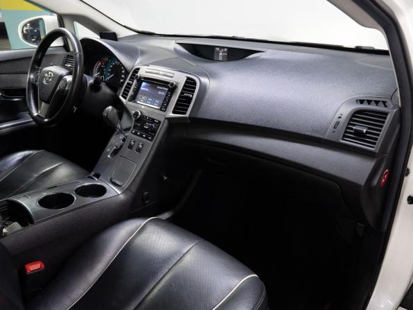 Toyota Venza I Рестайлинг с пробегом 2014 года, цена 2 141 000 рублей, 207874 км, внедорожник, Автокод Объявления