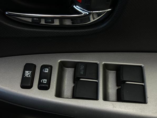 Toyota Ractis I с пробегом 2010 года, цена 850 000 рублей, 84928 км, хэтчбек, Автокод Объявления