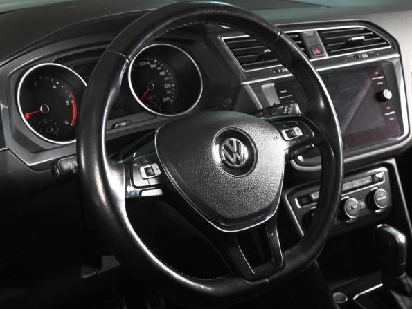 Volkswagen Tiguan II с пробегом 2019 года, цена 2 489 000 рублей, 157127 км, внедорожник, Автокод Объявления