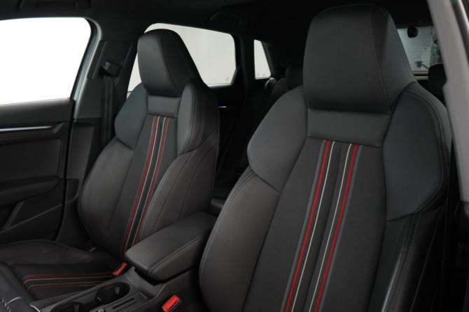 Audi A3 IV (8Y) с пробегом 2021 года, цена 2 950 000 рублей, 54000 км, хэтчбек, Автокод Объявления