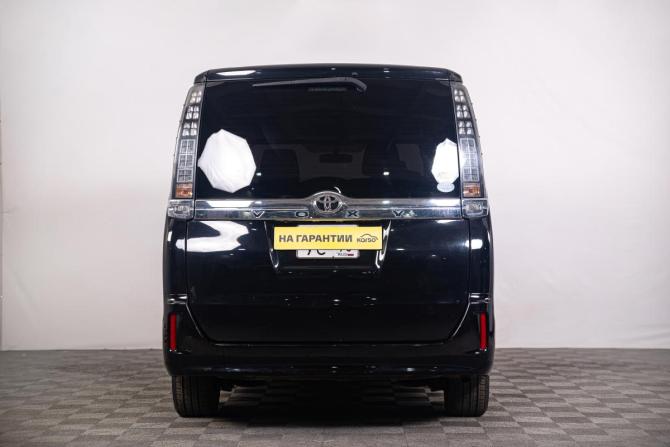 Toyota Voxy III (R80) с пробегом 2015 года, цена 1 909 000 рублей, 115000 км, минивэн, Автокод Объявления