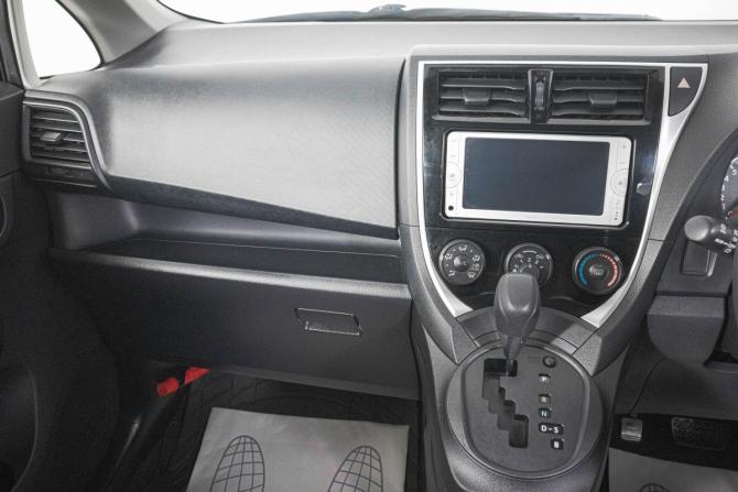 Toyota Ractis II с пробегом 2014 года, цена 899 000 рублей, 121600 км, хэтчбек, Автокод Объявления