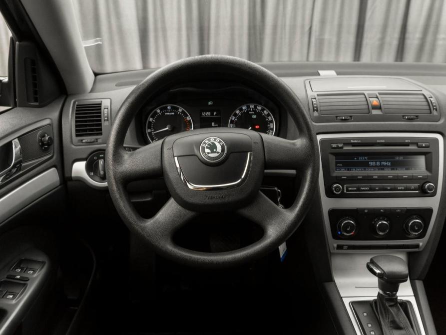 Skoda Octavia II (A5) Рестайлинг Москва  - изображение 9