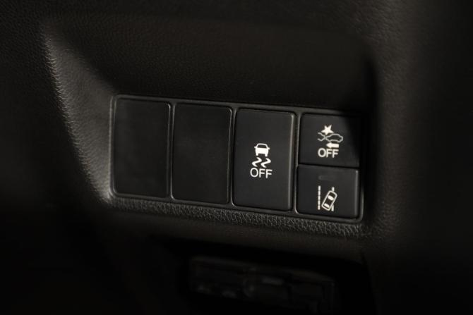 Honda Stepwgn V с пробегом 2015 года, цена 1 849 000 рублей, 130000 км, минивэн, Автокод Объявления