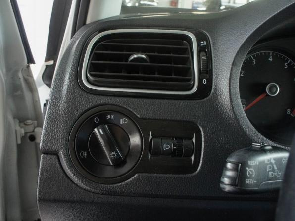 Volkswagen Polo V Рестайлинг с пробегом 2019 года, цена 1 199 000 рублей, 75000 км, седан, Автокод Объявления