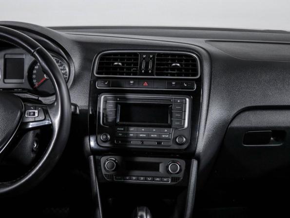 Volkswagen Polo V Рестайлинг с пробегом 2017 года, цена 1 098 000 рублей, 79820 км, седан, Автокод Объявления