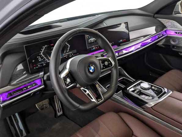 BMW 7 серии VII (G70) с пробегом 2022 года, цена 15 900 000 рублей, 15422 км, седан, Автокод Объявления