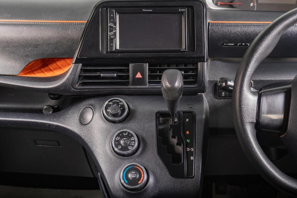 Toyota Sienta II Томск  - изображение 13