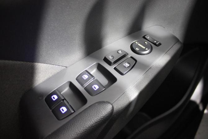 Hyundai Solaris II с пробегом 2019 года, цена 1 380 000 рублей, 57000 км, седан, Автокод Объявления