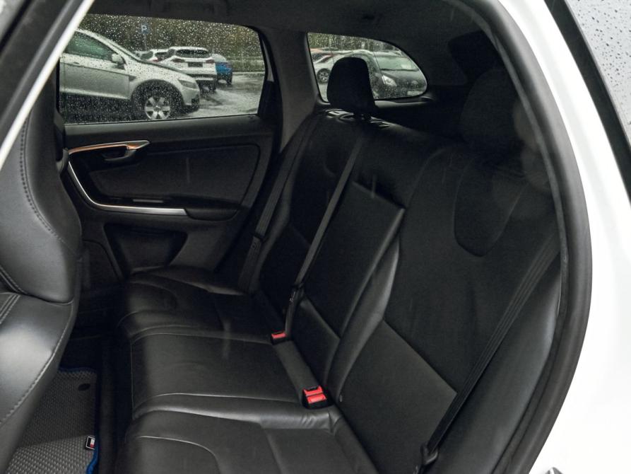 Volvo XC60 I Рестайлинг Екатеринбург  - изображение 18