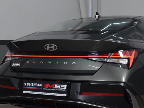 Hyundai Elantra VII (CN7) Рестайлинг с пробегом 2023 года, цена 2 124 997 рублей, 13777 км, седан, Автокод Объявления