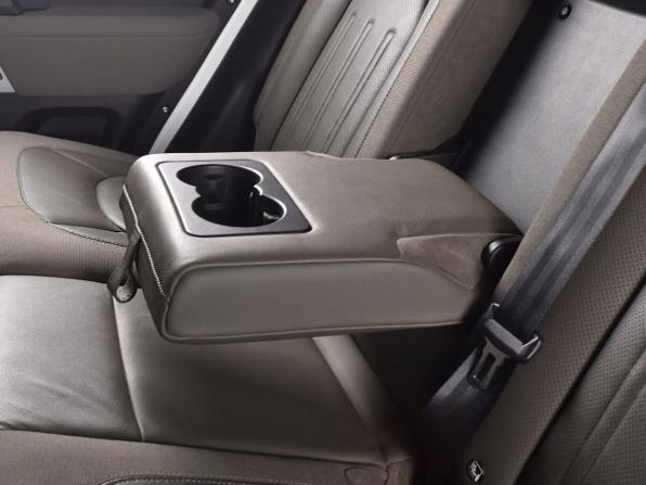 Land Rover Defender II с пробегом 2021 года, цена 4 999 995 рублей, 131041 км, внедорожник, Автокод Объявления