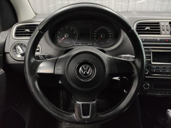 Volkswagen Polo V с пробегом 2013 года, цена 895 000 рублей, 236145 км, седан, Автокод Объявления