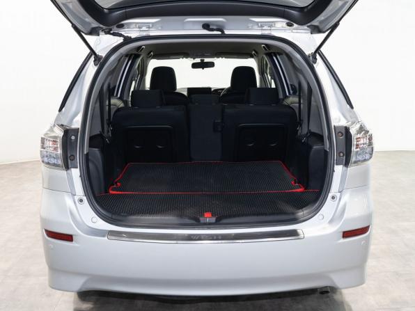 Toyota Wish II с пробегом 2010 года, цена 1 355 000 рублей, 98500 км, минивэн, Автокод Объявления