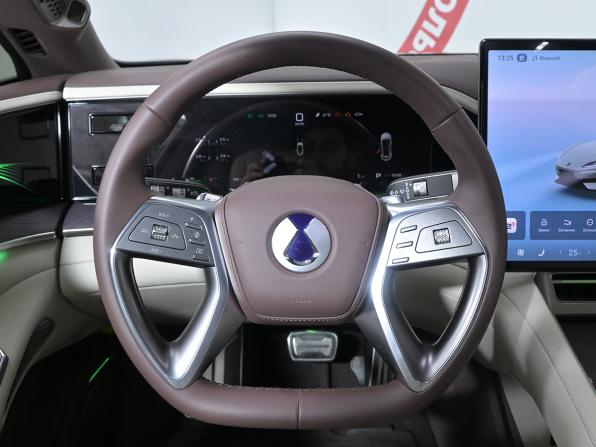 Denza Z9 с пробегом 2025 года, цена 7 650 000 рублей, 15000 км, хэтчбек, Автокод Объявления