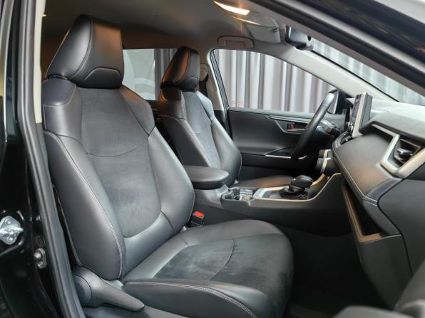 Toyota RAV4 V (XA50) с пробегом 2021 года, цена 3 555 000 рублей, 91981 км, внедорожник, Автокод Объявления
