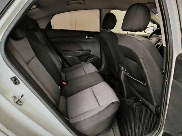 Hyundai Solaris II с пробегом 2018 года, цена 1 400 000 рублей, 121524 км, седан, Автокод Объявления