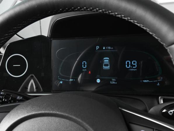 Hyundai Elantra VII (CN7) Рестайлинг с пробегом 2023 года, цена 2 829 000 рублей, 528 км, седан, Автокод Объявления