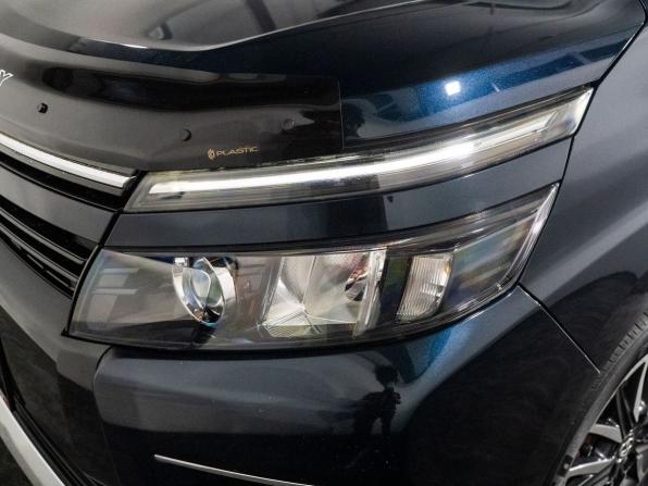 Toyota Voxy III (R80) с пробегом 2014 года, цена 1 750 000 рублей, 246939 км, минивэн, Автокод Объявления