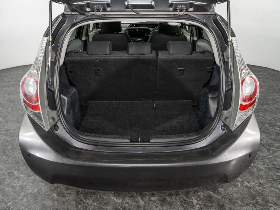Toyota Aqua I Иркутск  - изображение 16