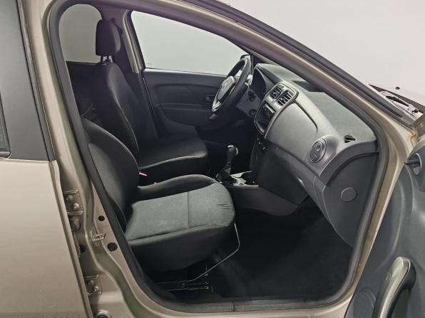 Renault Logan II с пробегом 2015 года, цена 675 000 рублей, 187280 км, седан, Автокод Объявления