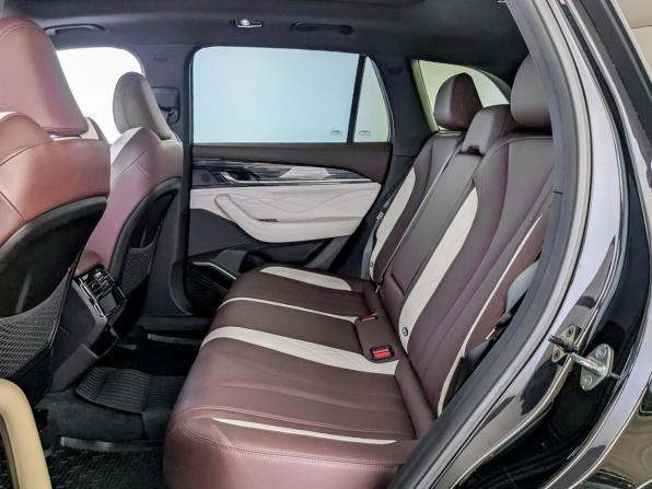 Geely Monjaro I Рестайлинг с пробегом 2023 года, цена 3 385 000 рублей, 26976 км, внедорожник, Автокод Объявления