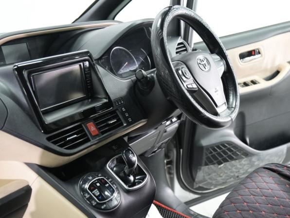 Toyota Noah III (R80) с пробегом 2014 года, цена 1 490 000 рублей, 246179 км, минивэн, Автокод Объявления