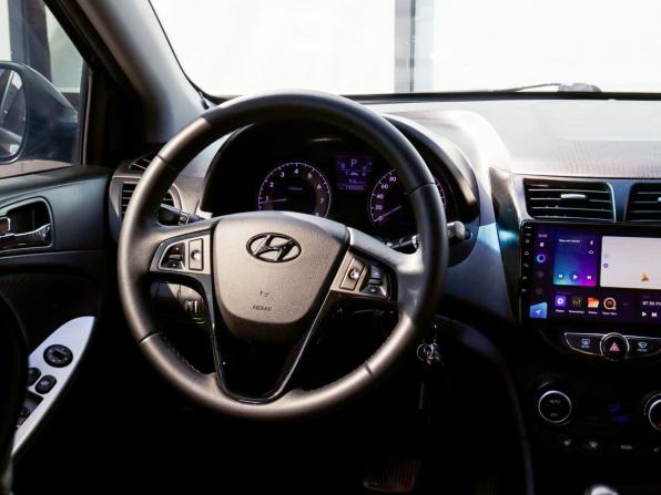 Hyundai Solaris I с пробегом 2014 года, цена 985 000 рублей, 130000 км, седан, Автокод Объявления