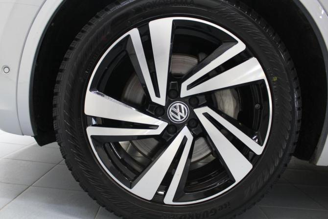 Volkswagen Touareg III с пробегом 2018 года, цена 4 179 000 рублей, 153625 км, внедорожник, Автокод Объявления