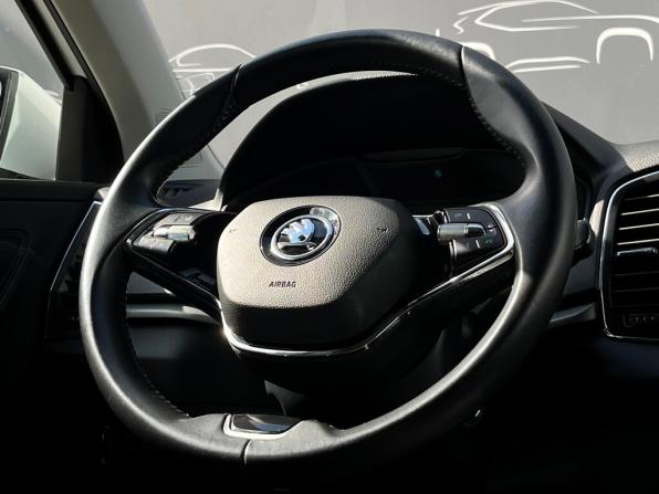 Skoda Karoq I с пробегом 2022 года, цена 2 352 600 рублей, 125770 км, внедорожник, Автокод Объявления