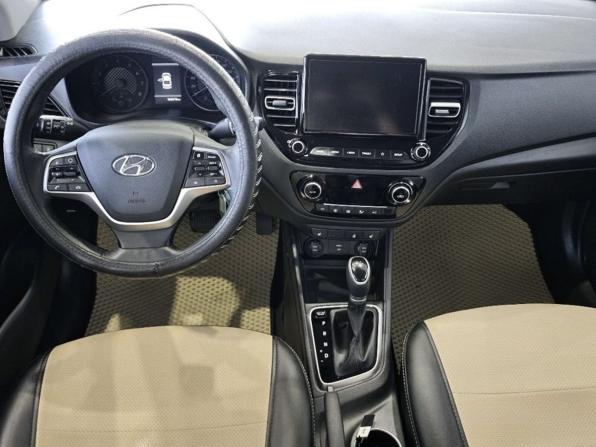 Hyundai Solaris II Рестайлинг с пробегом 2021 года, цена 1 399 000 рублей, 163000 км, седан, Автокод Объявления
