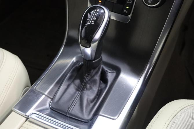 Volvo XC60 I Рестайлинг с пробегом 2013 года, цена 1 399 000 рублей, 251000 км, внедорожник, Автокод Объявления