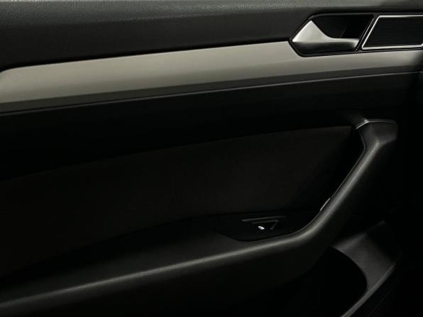 Volkswagen Passat B8 с пробегом 2015 года, цена 1 370 000 рублей, 166031 км, седан, Автокод Объявления