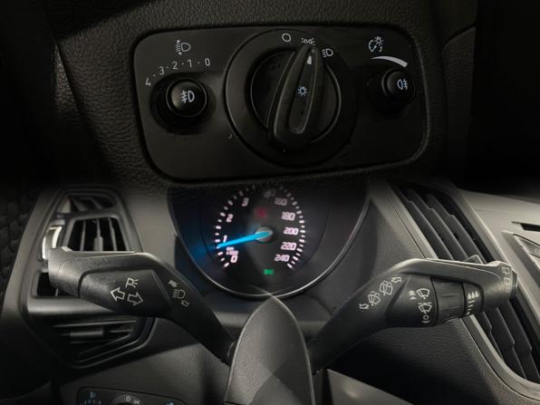 Ford Kuga II с пробегом 2015 года, цена 1 550 000 рублей, 99126 км, внедорожник, Автокод Объявления