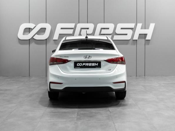 Hyundai Solaris II с пробегом 2018 года, цена 1 449 000 рублей, 67197 км, седан, Автокод Объявления