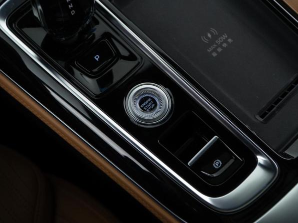 Geely Atlas II с пробегом 2025 года, цена 3 289 046 рублей, 30 км, внедорожник, Автокод Объявления