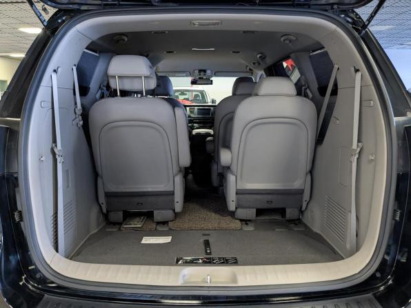 Kia Carnival III с пробегом 2019 года, цена 2 799 500 рублей, 137000 км, минивэн, Автокод Объявления