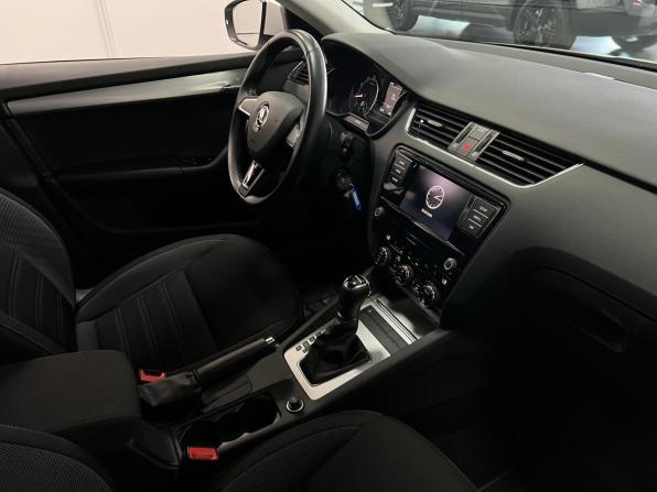 Skoda Octavia III (A7) Рестайлинг с пробегом 2020 года, цена 2 299 000 рублей, 26508 км, лифтбек, Автокод Объявления