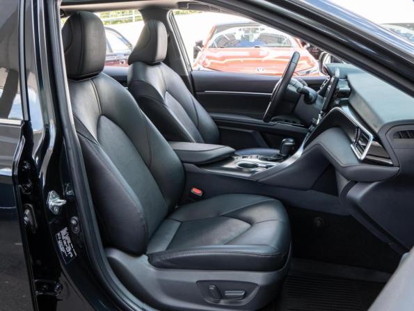 Toyota Camry VIII (XV70) Рестайлинг с пробегом 2023 года, цена 4 200 000 рублей, 29404 км, седан, Автокод Объявления