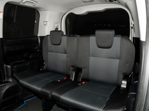 Toyota Voxy III (R80) с пробегом 2014 года, цена 1 750 000 рублей, 246939 км, минивэн, Автокод Объявления