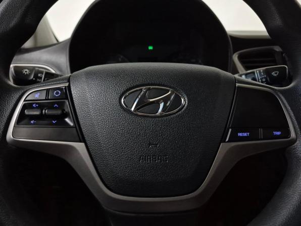 Hyundai Solaris II с пробегом 2018 года, цена 1 260 000 рублей, 137080 км, седан, Автокод Объявления
