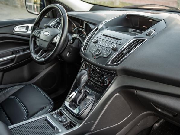 Ford Kuga II Рестайлинг с пробегом 2017 года, цена 1 648 000 рублей, 100066 км, внедорожник, Автокод Объявления