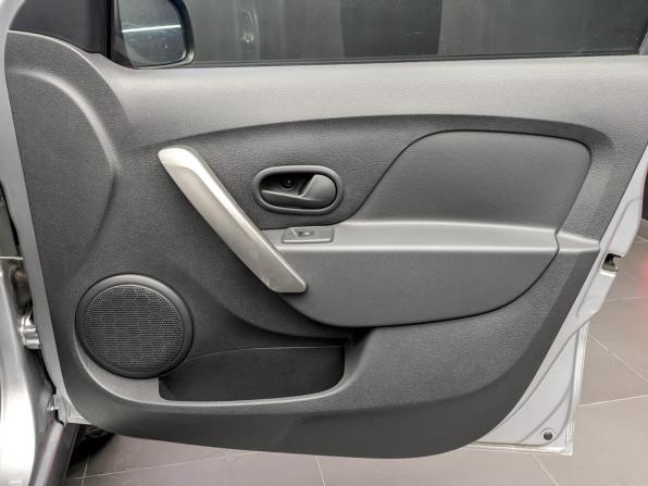 Renault Sandero II Рестайлинг с пробегом 2021 года, цена 1 255 000 рублей, 80311 км, хэтчбек, Автокод Объявления